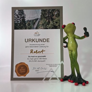 Robert mit Urkunde